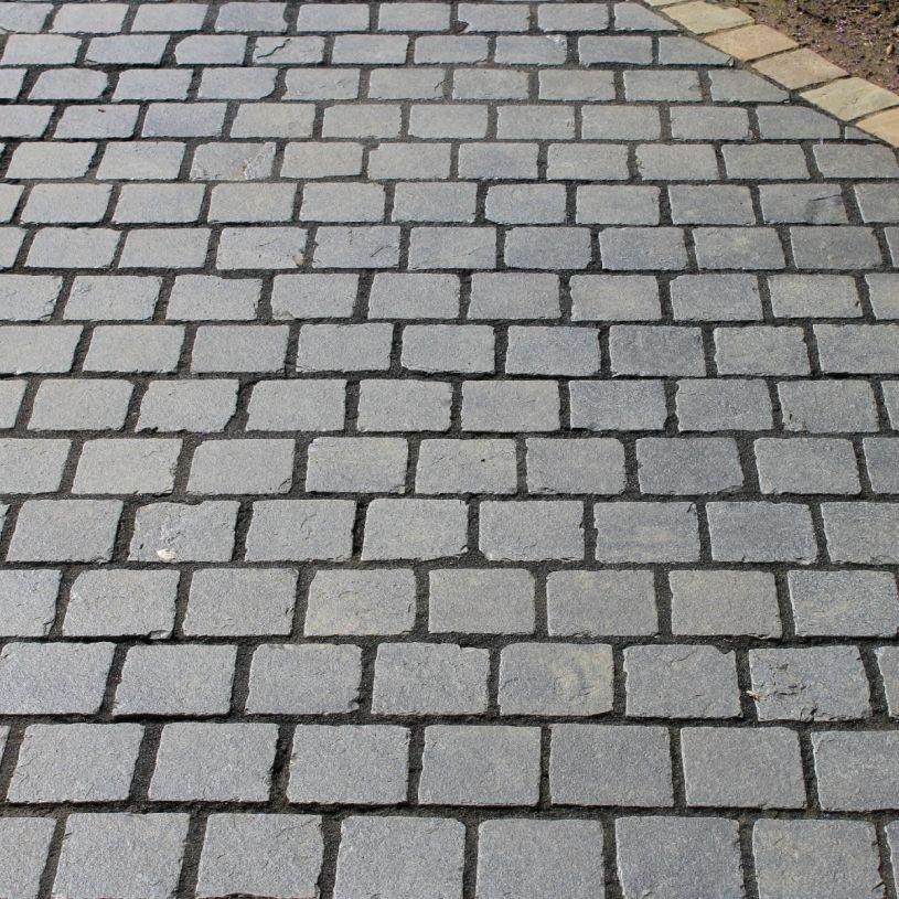 Kadapa Black Cobbles - Handcut - 10x10 cm - 40-60 mm - 800 Pcs