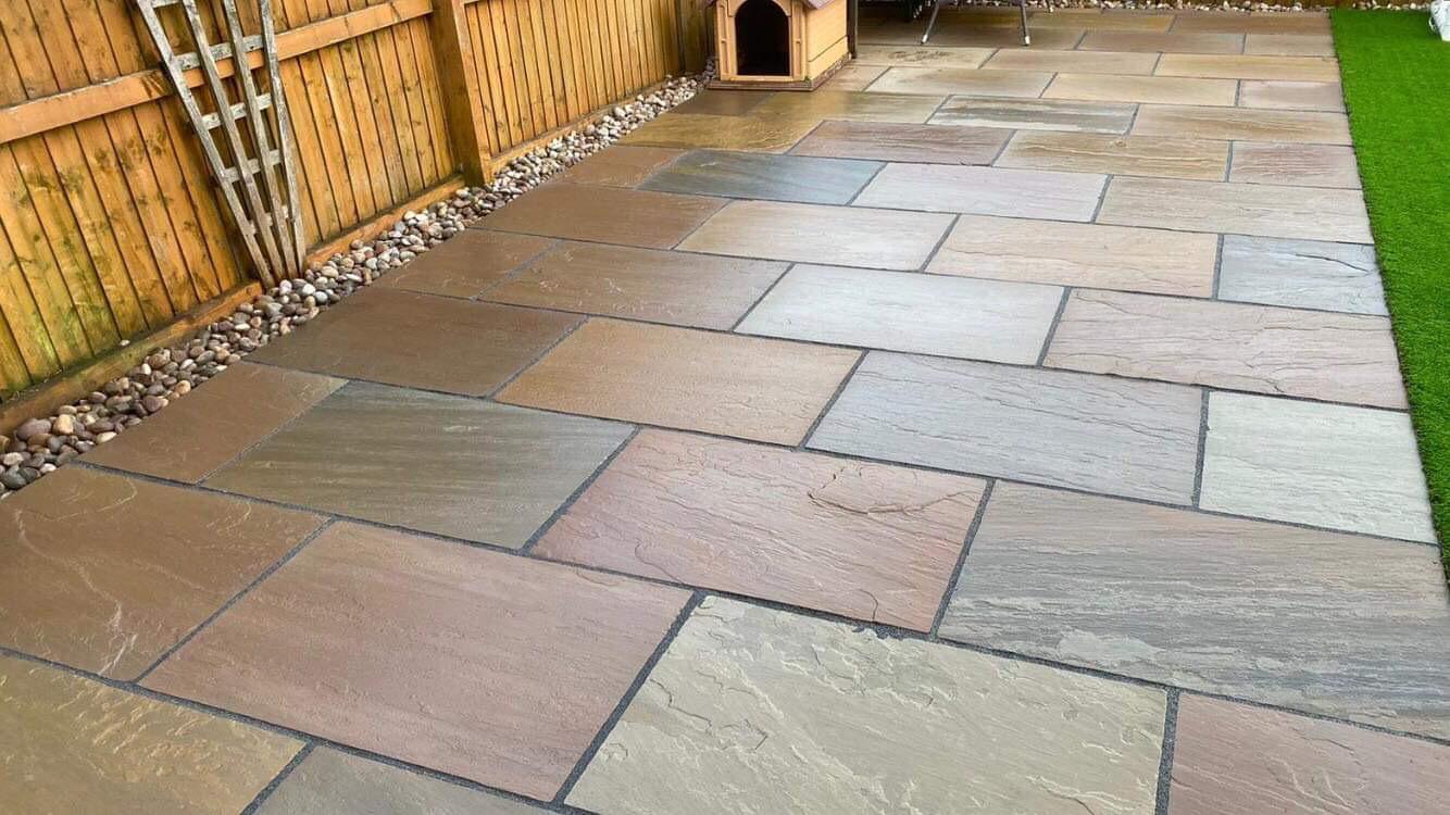 Raj Blend Indian Sandstone Paving Slabs - Riven - 900x600 - 22mm